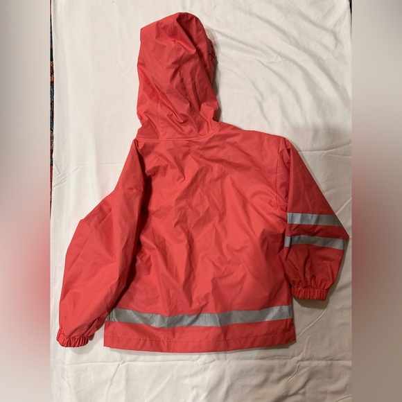 Monogramed P size 3t coral pink rain coat - Picture 3 of 3